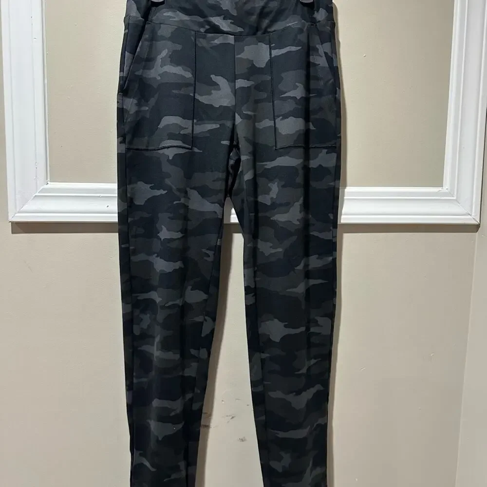 Athleta Black and Gray Camouflage Trousers with Elastic Waistband‎